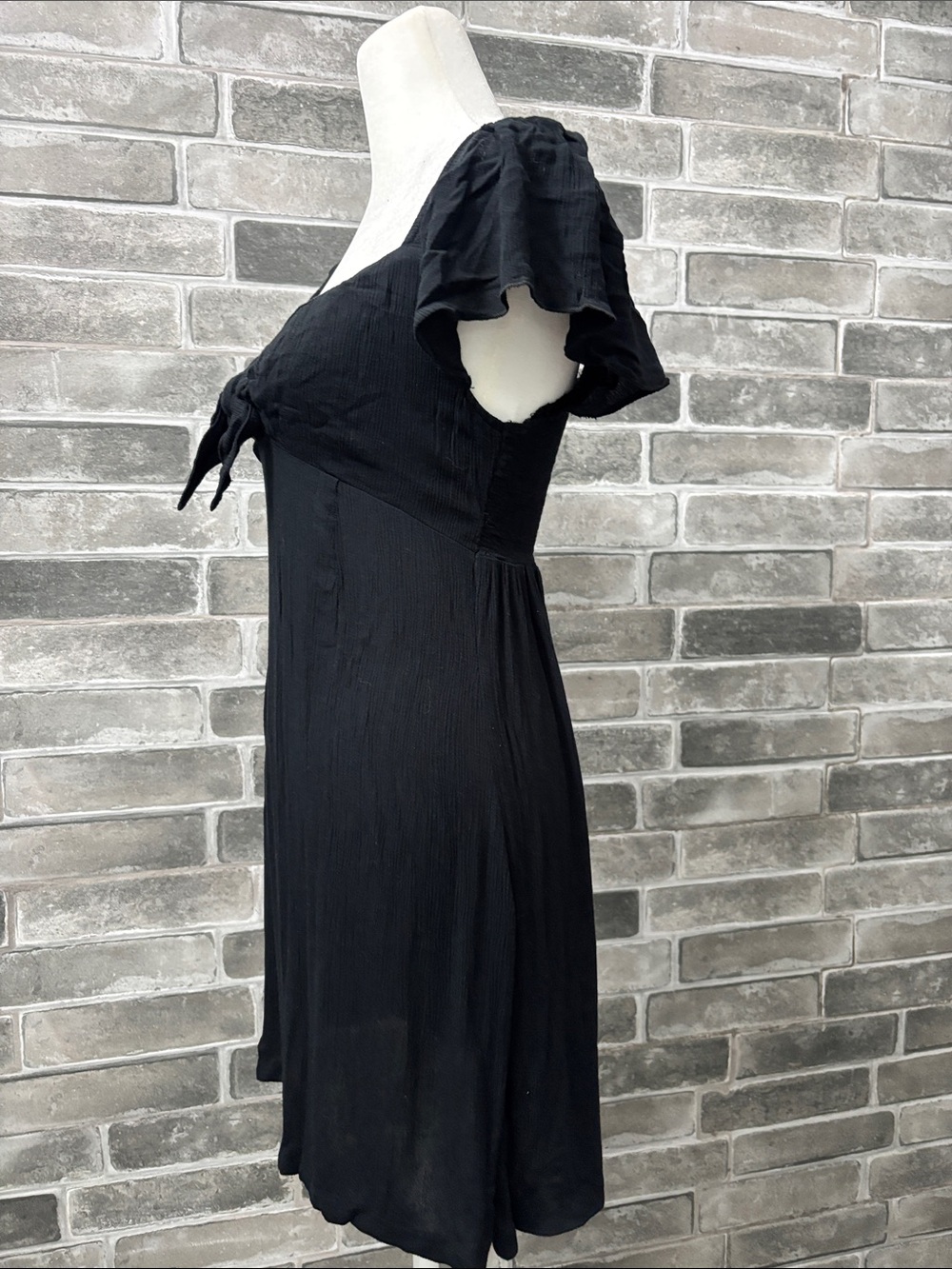 Little Black๐ค Dress Roxy - Picture 3 of 5